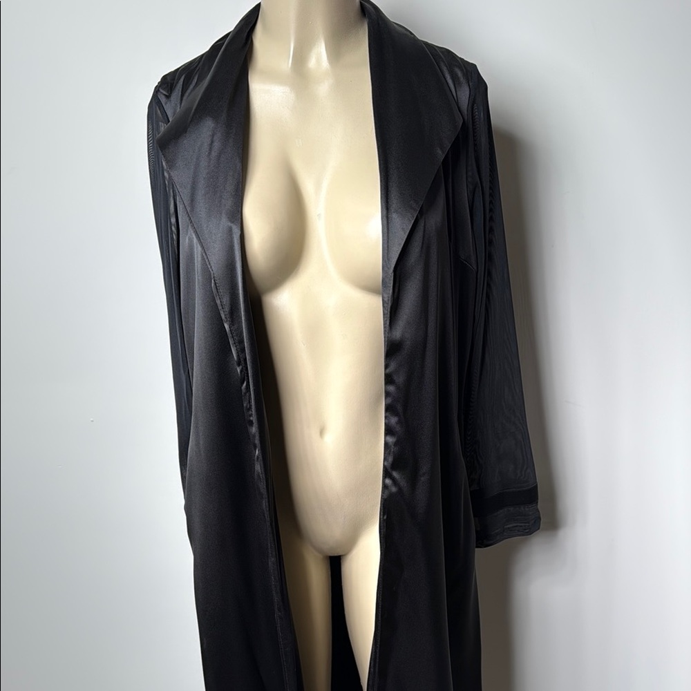 AKIRA kourt takes Miami satin summer duster - Picture 2 of 8